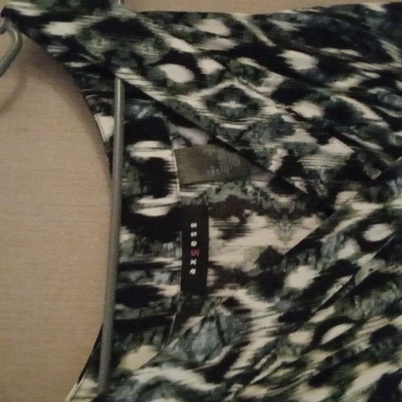 Dress - Picture 2 of 4